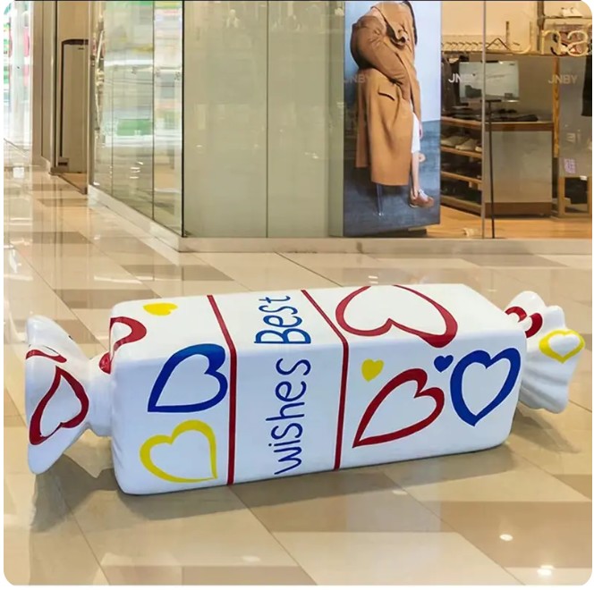 Skulptura od stakloplastike je lakša i prenosivija od tradicionalnih materijala za skulpturu